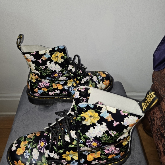 Dr Martens 1460 Pascal Black Darcy Boots UK 7 US 9 New - Picture 3 of 5